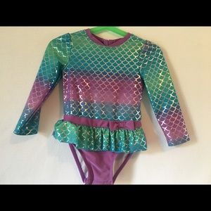 Cat & Jack
Mermaid
Long Sleeve
Rash Guard
Swimsuit
Size 3T
Snap Closure